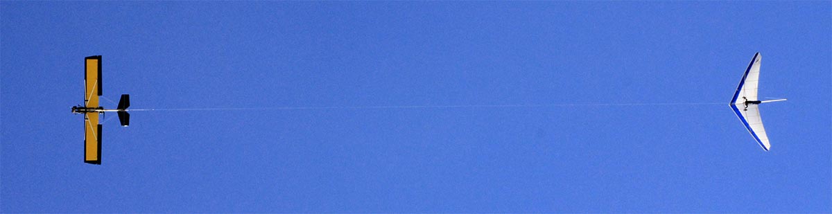 Moyes Dragonfly towing tandem hang glider